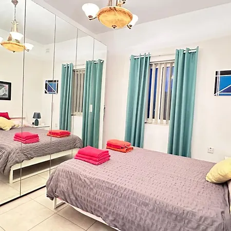 Apartamento Centrally Located 2 Sea Eats Bus Right In Front *